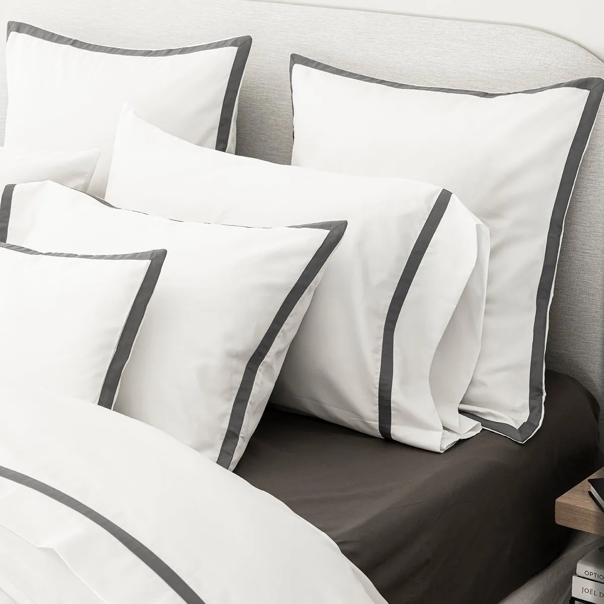 Apparat Dark Grey Bedding by Le Jacquard Français