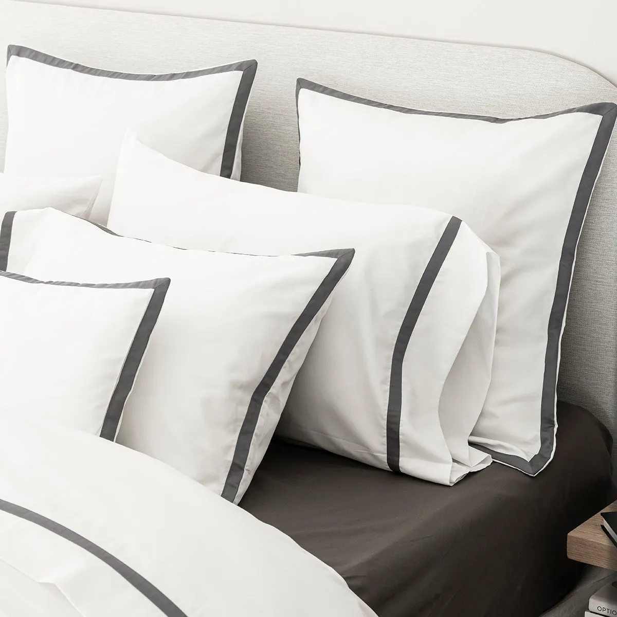 Apparat Dark Grey Bedding by Le Jacquard Français