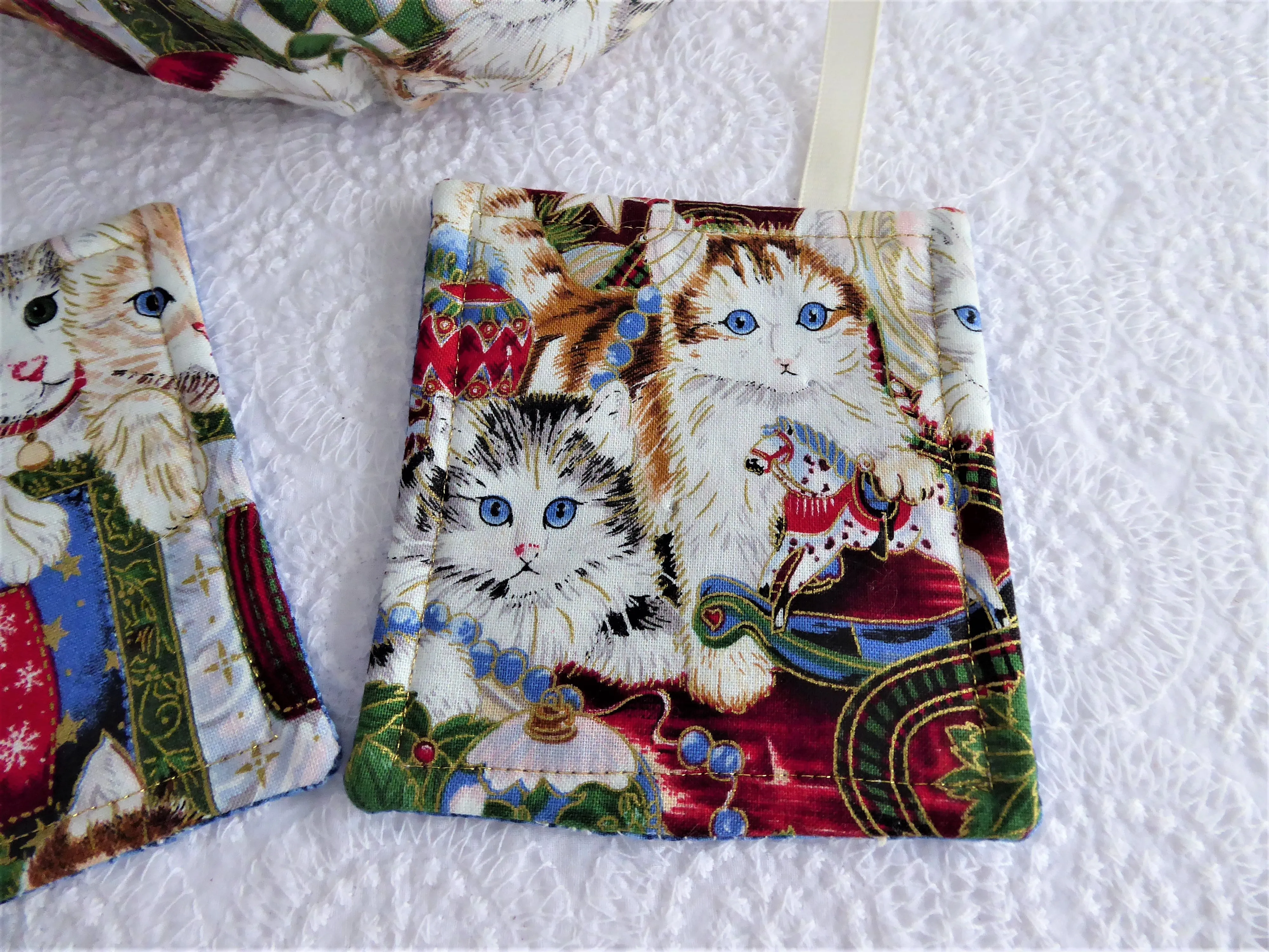 Christmas Kitties Tea Cozy Set Cosy Trivet 2 Mug Mats Gold Metallic Handmade Reversible