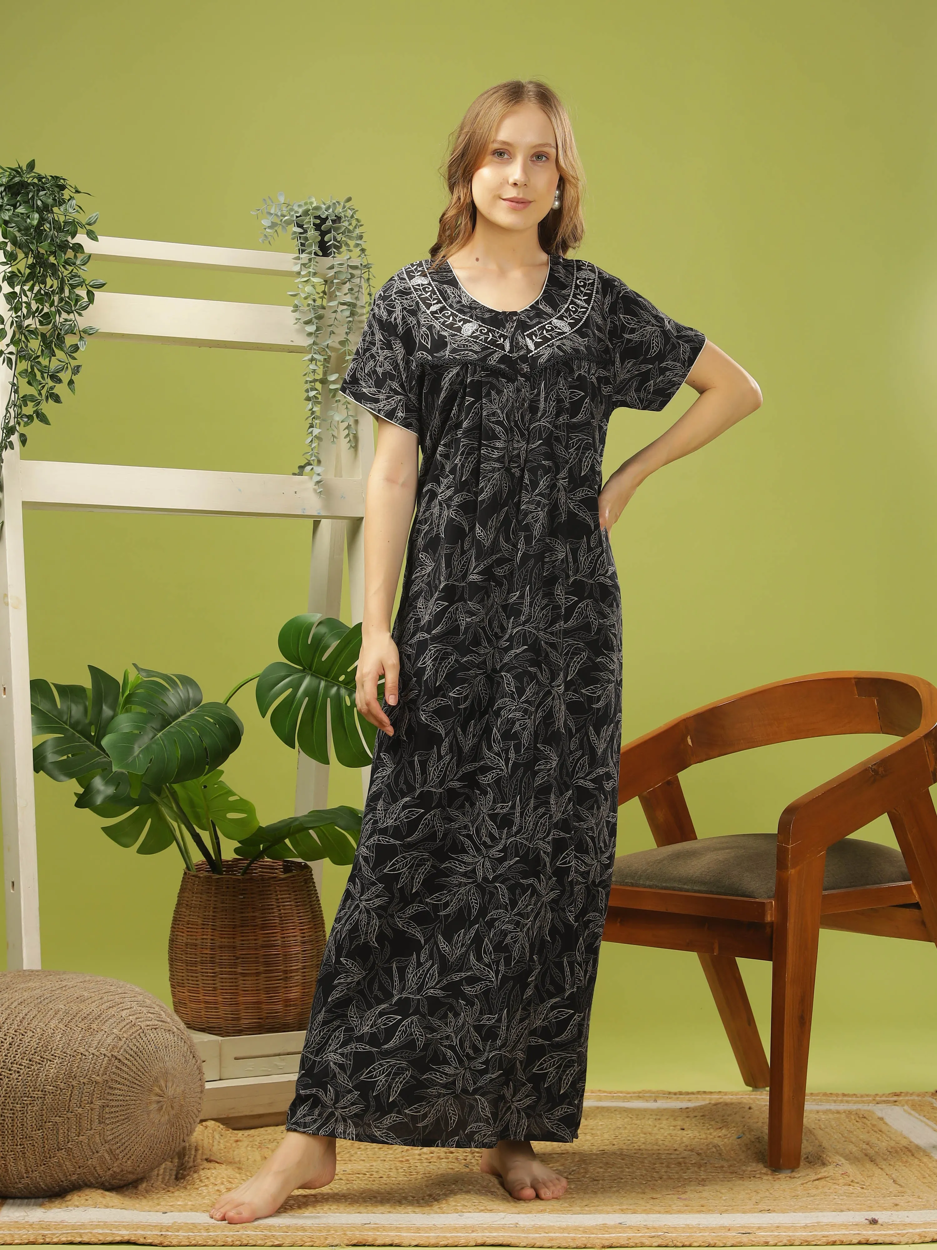 Elegant Black Alpine Pleated Nighty  Comfort Meets Style